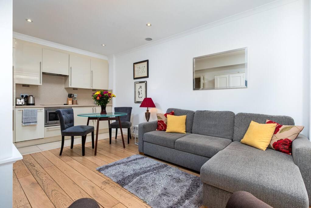 Chic Apartment - Fabulous Central Location In Zone 1 London Eksteriør billede